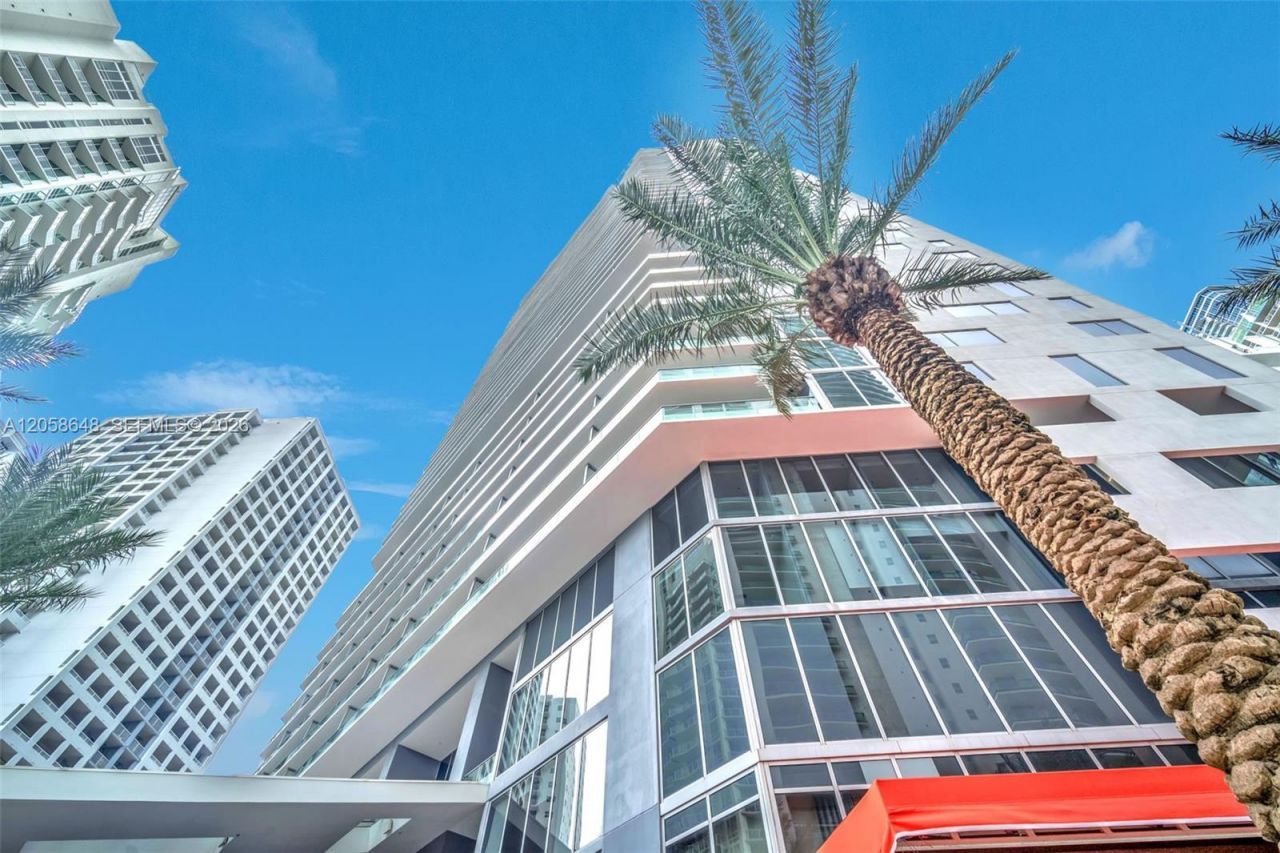 1300 Brickell Bay Dr, Unit 2005, Miami, FL 33131 Photo