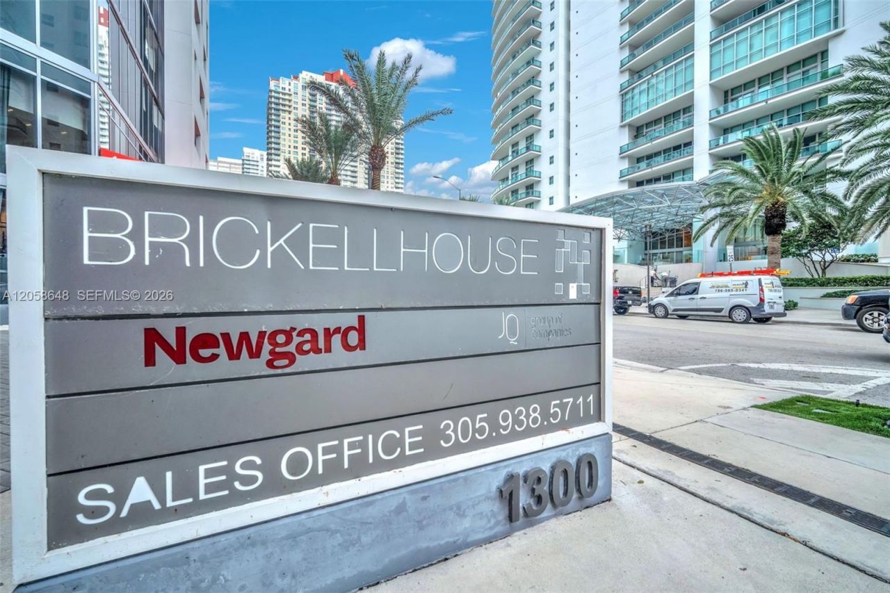 1300 Brickell Bay Dr, Unit 2005, Miami, FL 33131 Photo