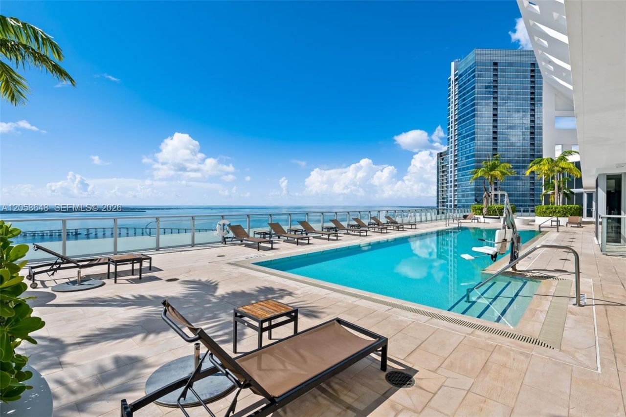 1300 Brickell Bay Dr, Unit 2005, Miami, FL 33131 Photo