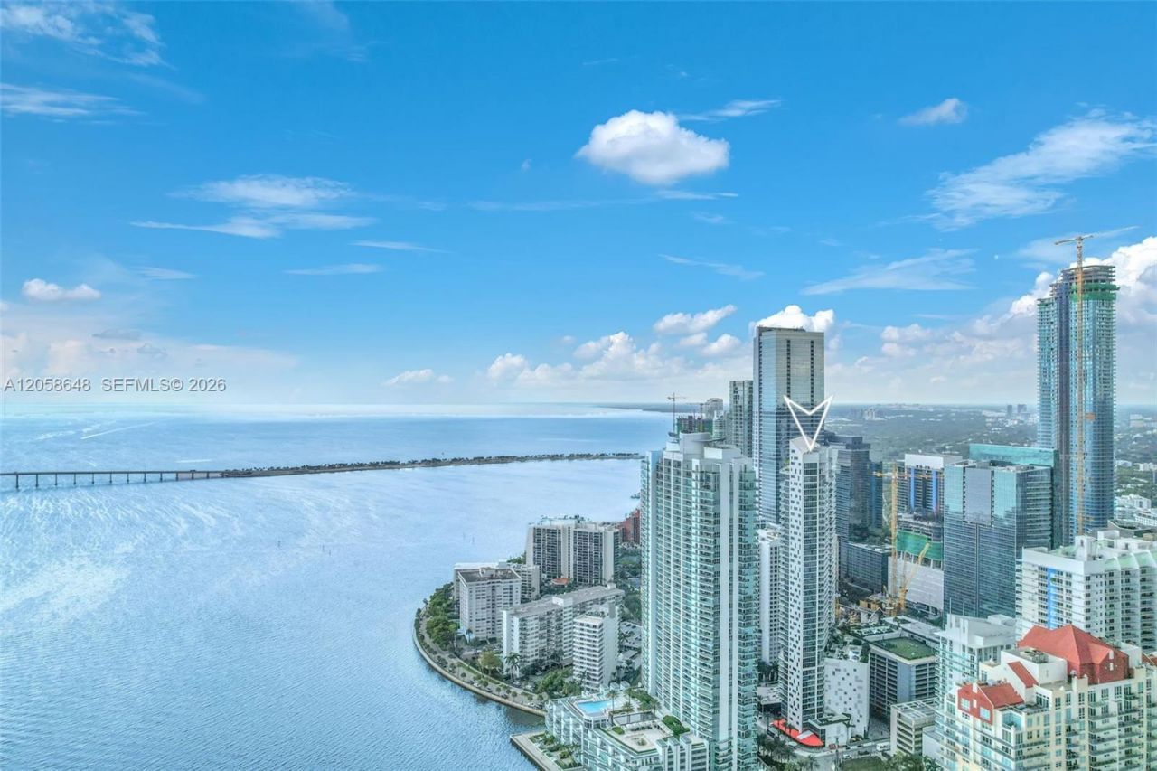 1300 Brickell Bay Dr, Unit 2005, Miami, FL 33131 Photo