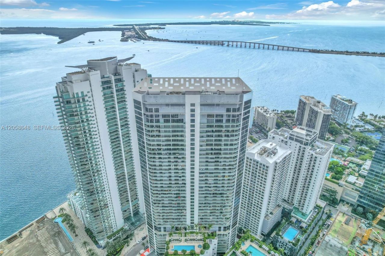 1300 Brickell Bay Dr, Unit 2005, Miami, FL 33131 Photo