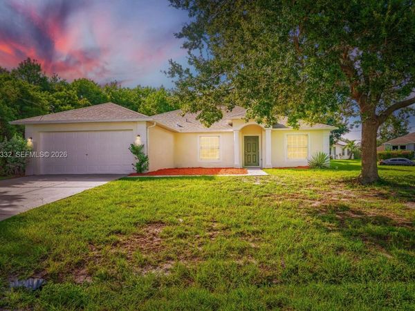 591 SW Millard Dr , Port St. Lucie, FL 34953