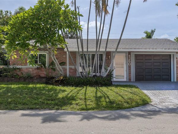 4260 NE 1st Ter , Oakland Park, FL 33334