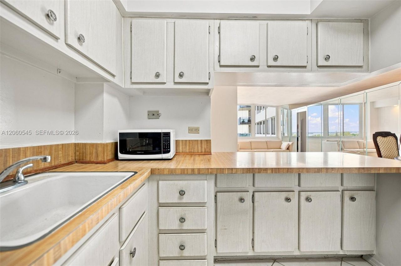 7441 Wayne Ave , Unit 10C, Miami Beach, FL 33141 Photo