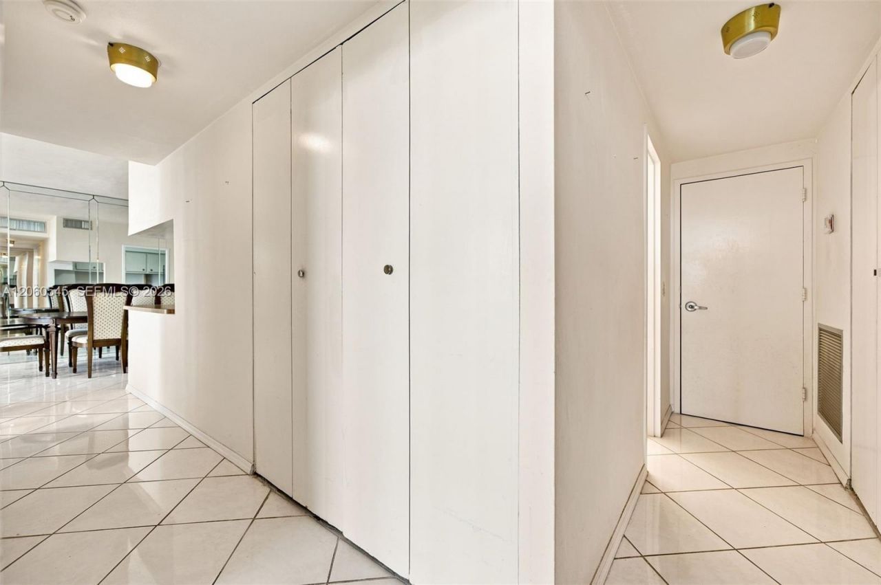 7441 Wayne Ave , Unit 10C, Miami Beach, FL 33141 Photo