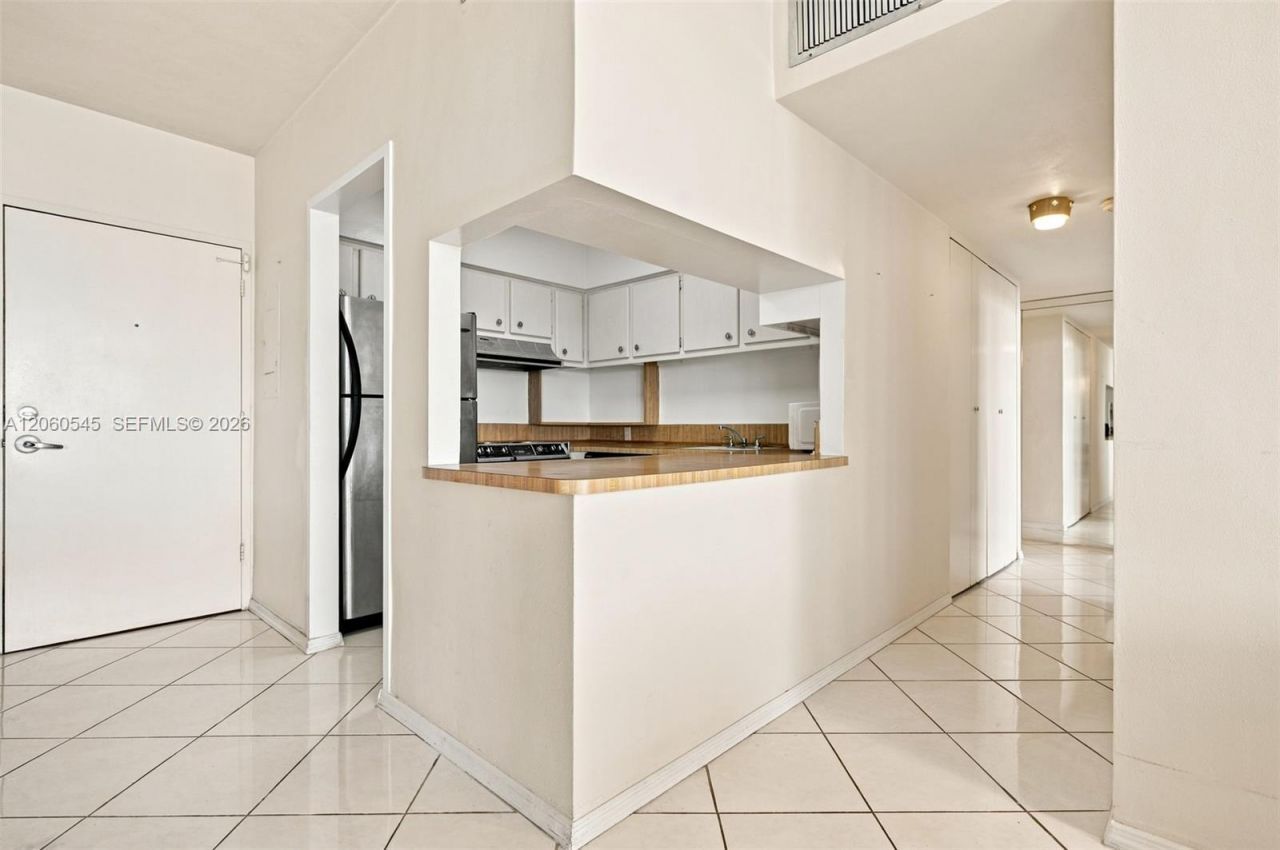 7441 Wayne Ave , Unit 10C, Miami Beach, FL 33141 Photo