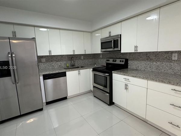250 174th St, Unit 1808, Sunny Isles Beach, FL 33160