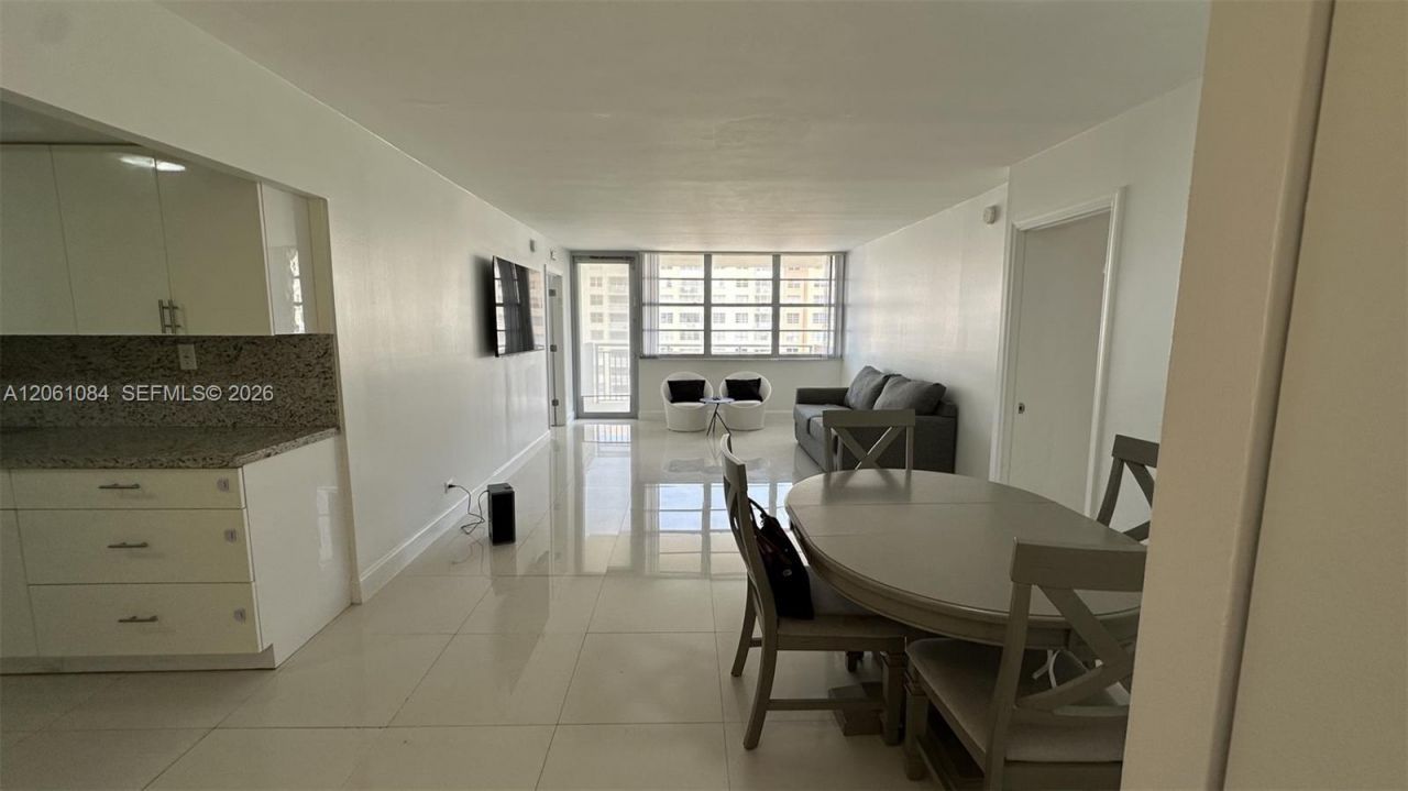 250 174th St, Unit 1808, Sunny Isles Beach, FL 33160 Photo