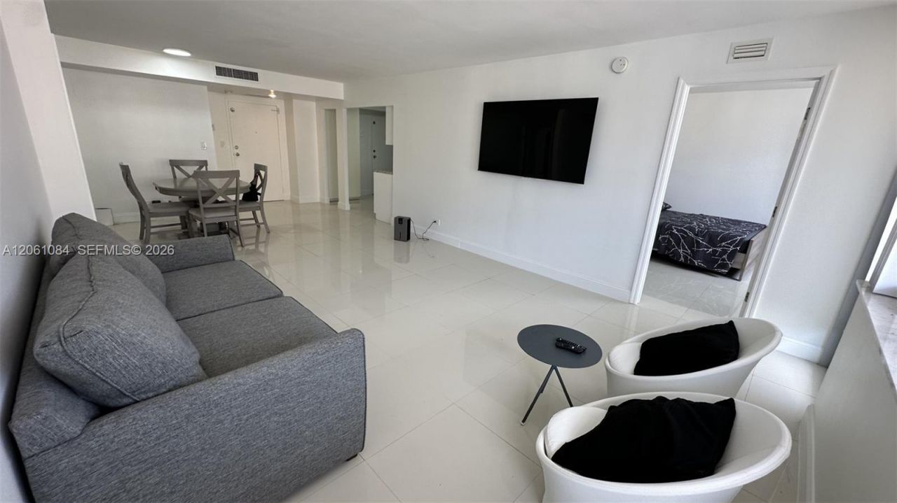 250 174th St, Unit 1808, Sunny Isles Beach, FL 33160 Photo