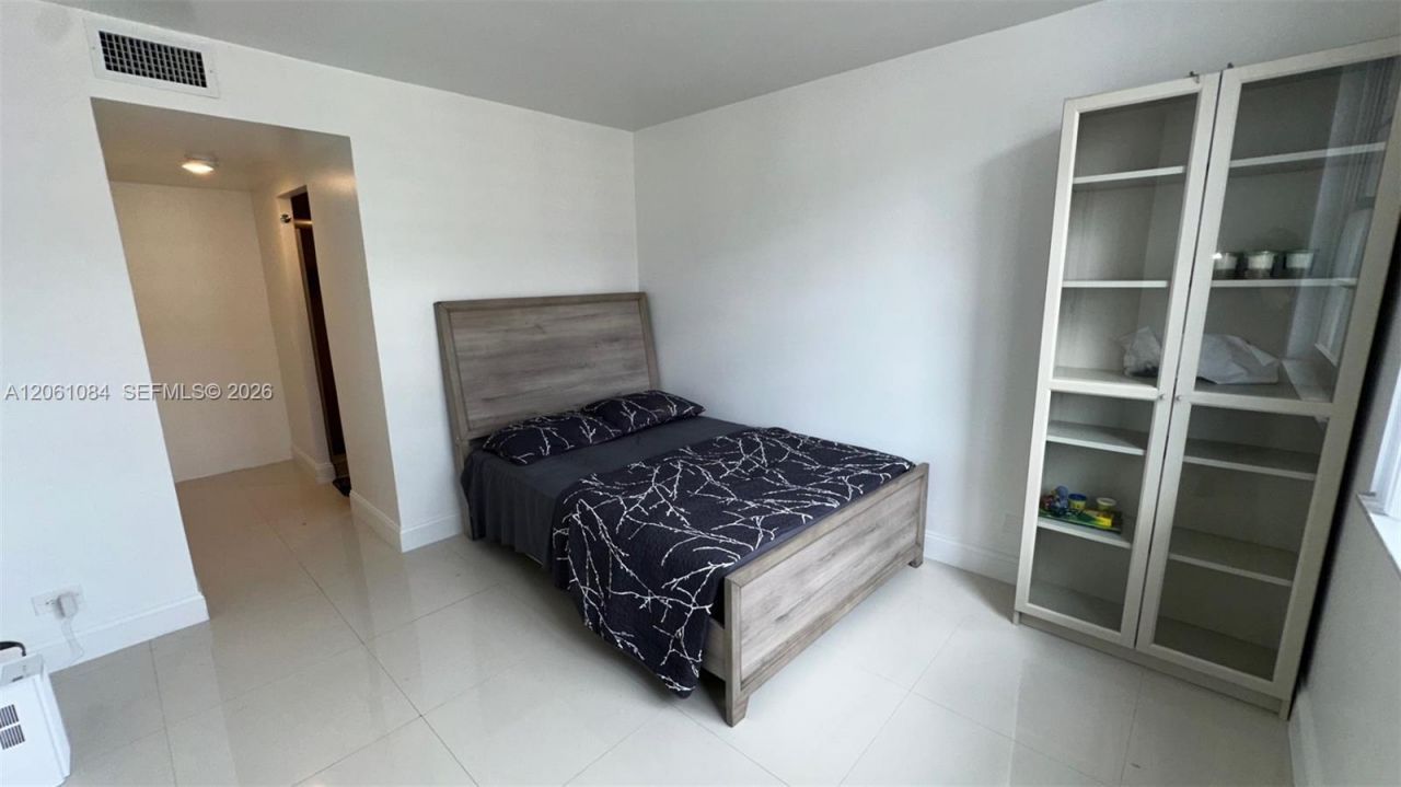 250 174th St, Unit 1808, Sunny Isles Beach, FL 33160 Photo