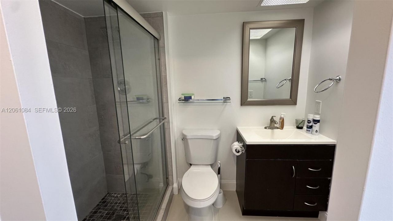 250 174th St, Unit 1808, Sunny Isles Beach, FL 33160 Photo