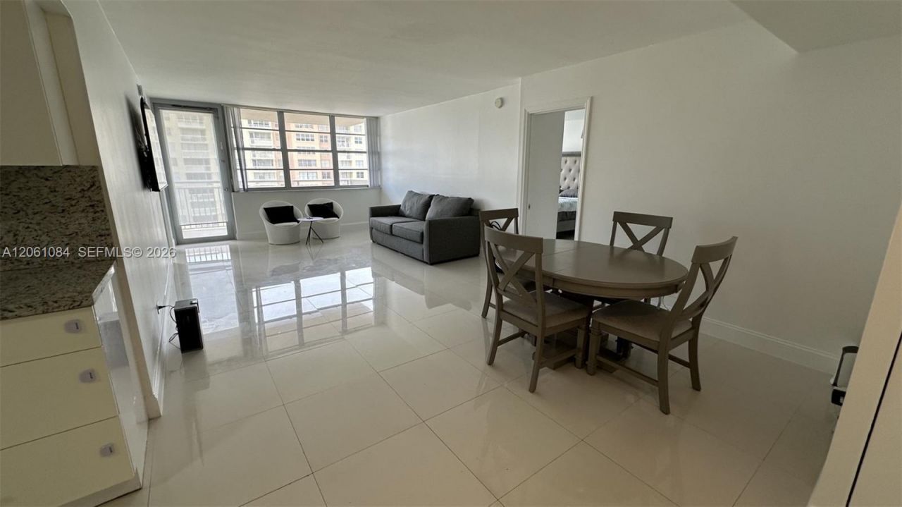 250 174th St, Unit 1808, Sunny Isles Beach, FL 33160 Photo