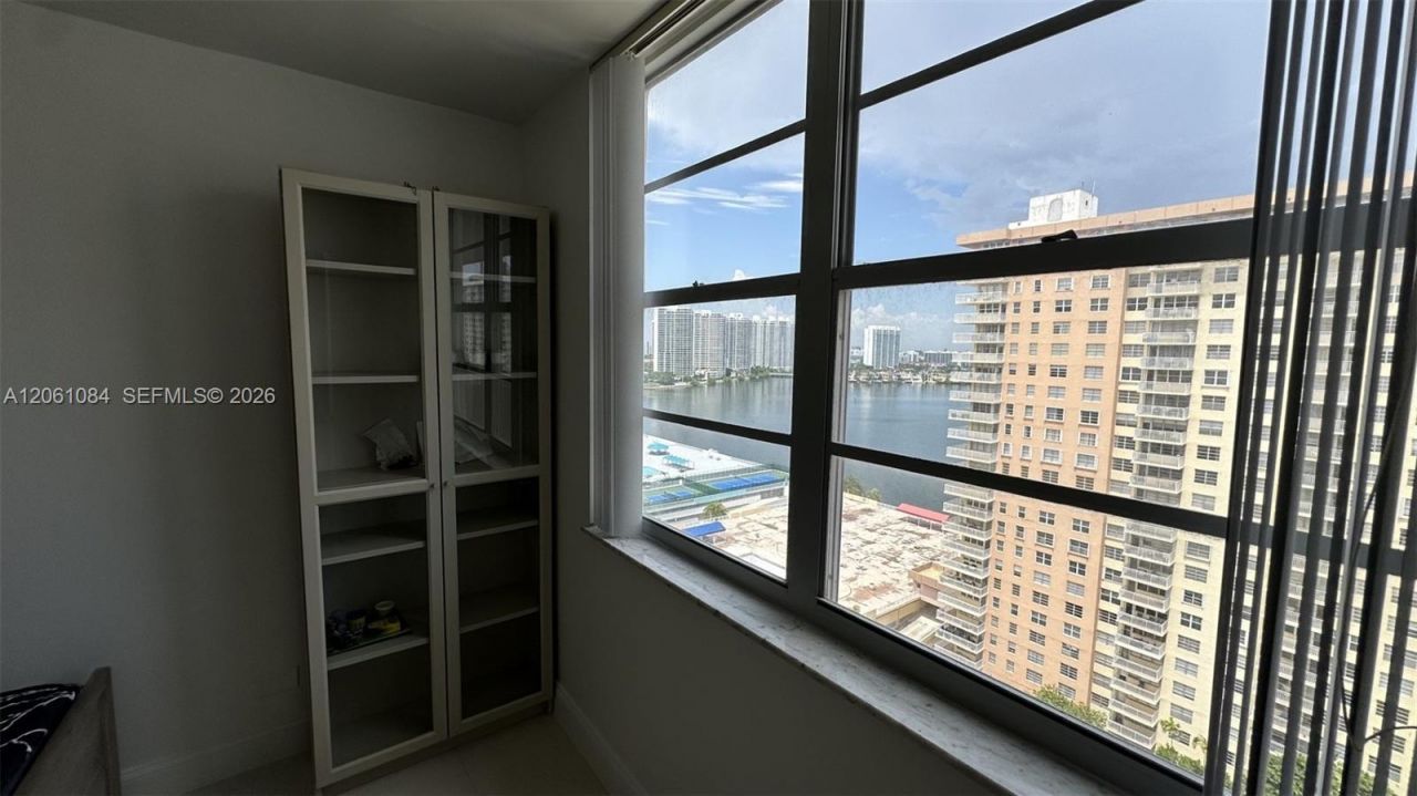 250 174th St, Unit 1808, Sunny Isles Beach, FL 33160 Photo