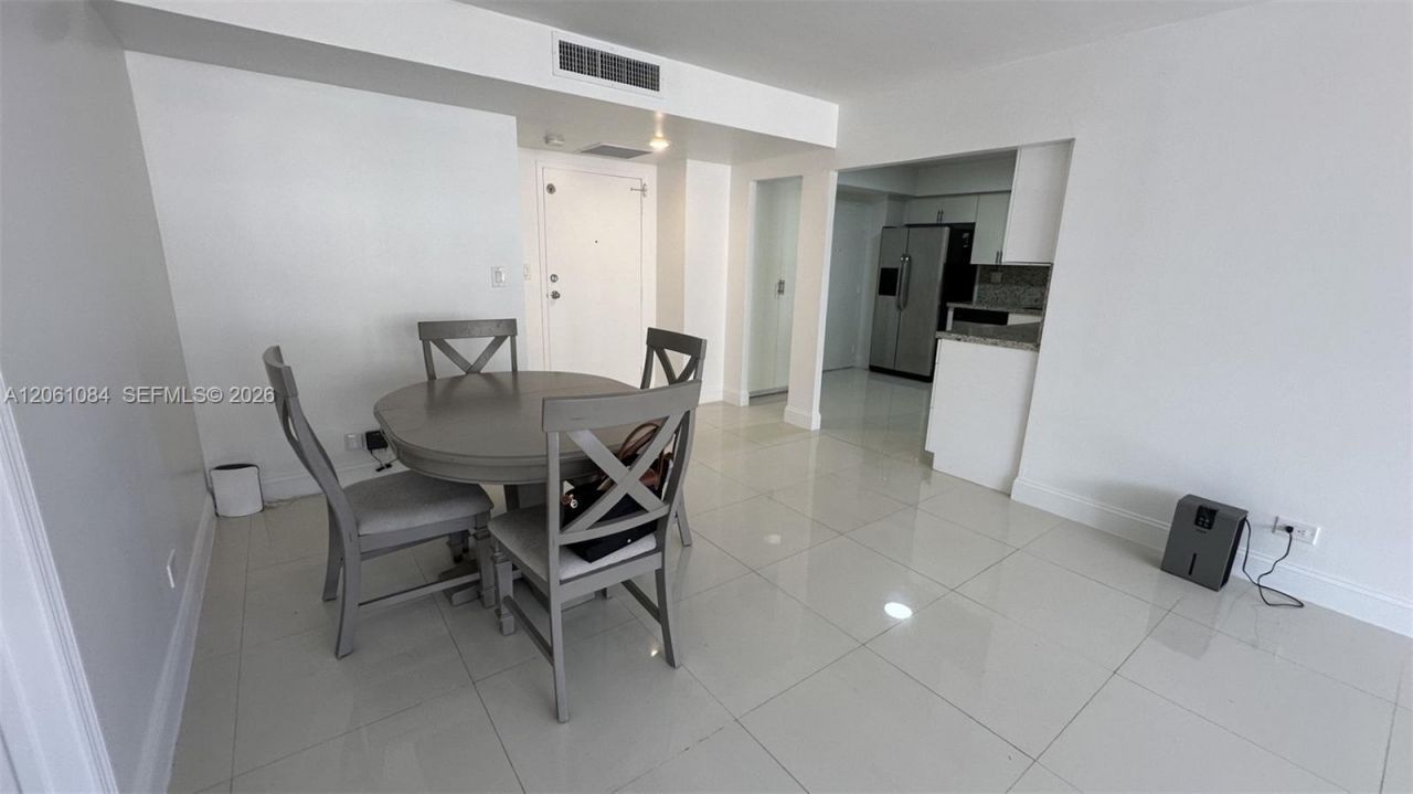 250 174th St, Unit 1808, Sunny Isles Beach, FL 33160 Photo