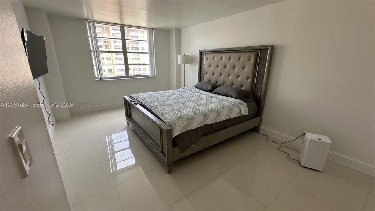 250 174th St, Unit 1808, Sunny Isles Beach, FL 33160 Photo