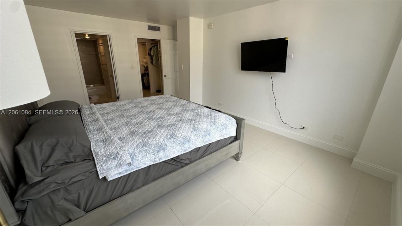 250 174th St, Unit 1808, Sunny Isles Beach, FL 33160 Photo