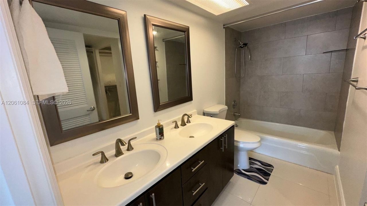 250 174th St, Unit 1808, Sunny Isles Beach, FL 33160 Photo