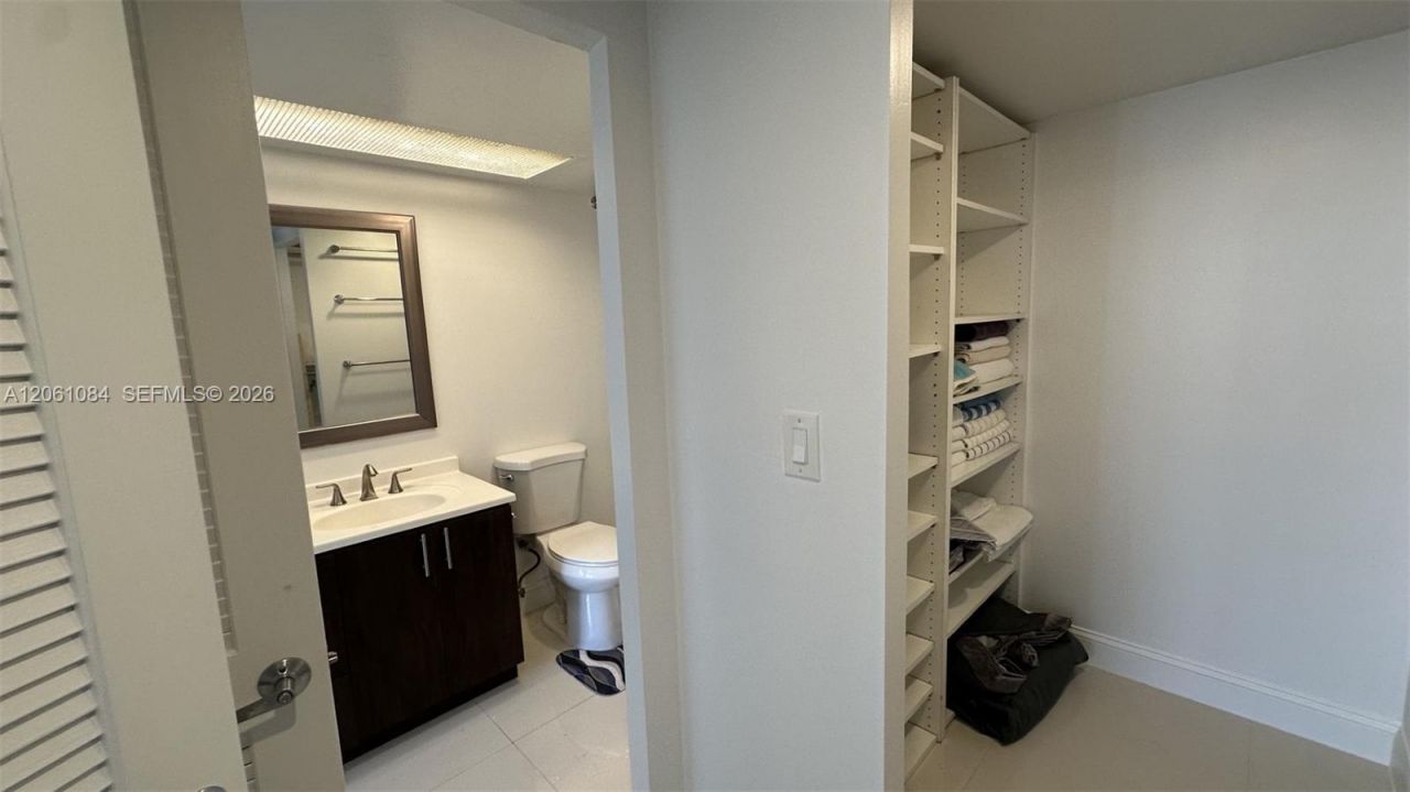 250 174th St, Unit 1808, Sunny Isles Beach, FL 33160 Photo