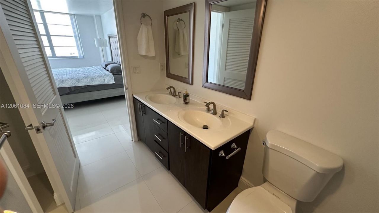 250 174th St, Unit 1808, Sunny Isles Beach, FL 33160 Photo