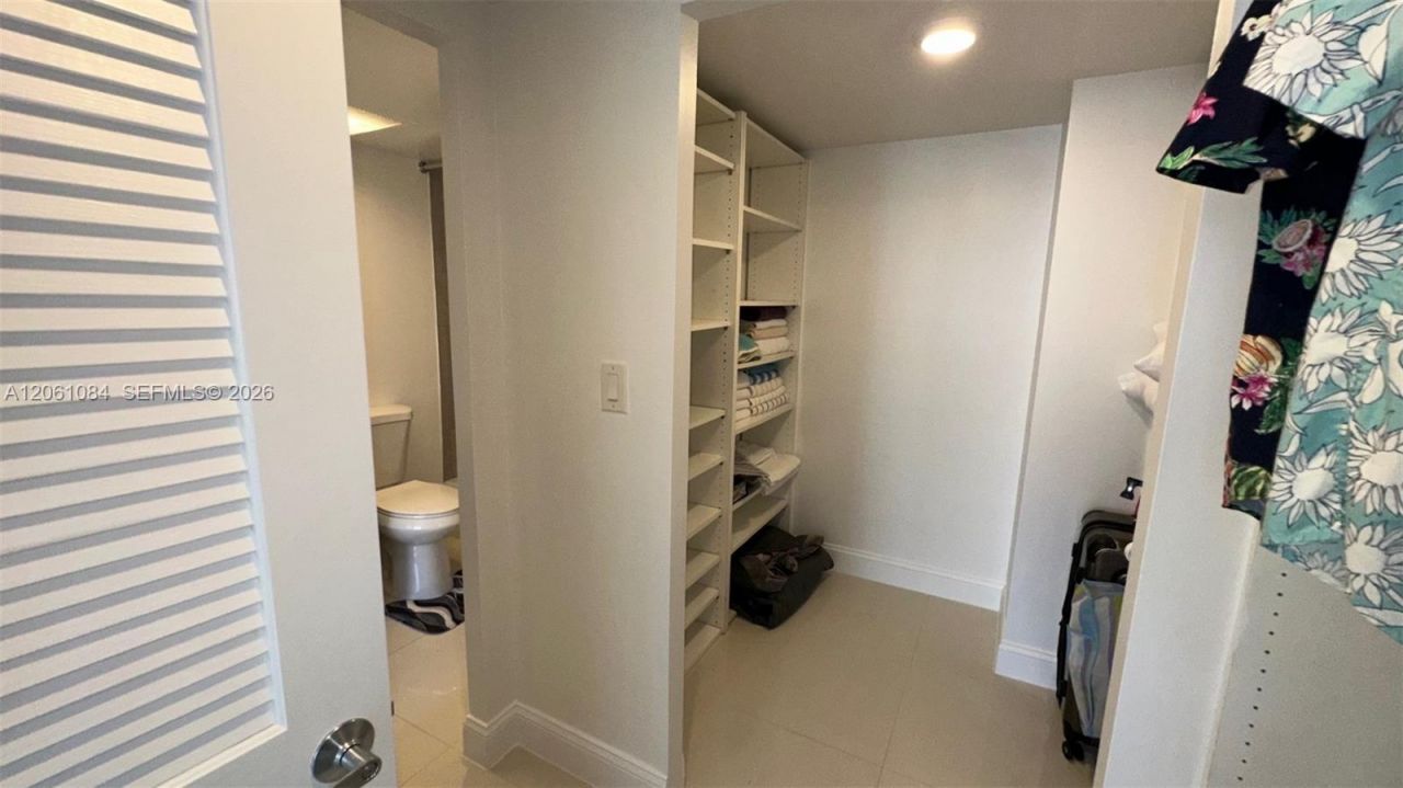 250 174th St, Unit 1808, Sunny Isles Beach, FL 33160 Photo