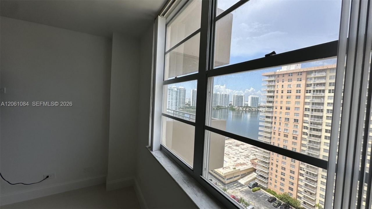 250 174th St, Unit 1808, Sunny Isles Beach, FL 33160 Photo