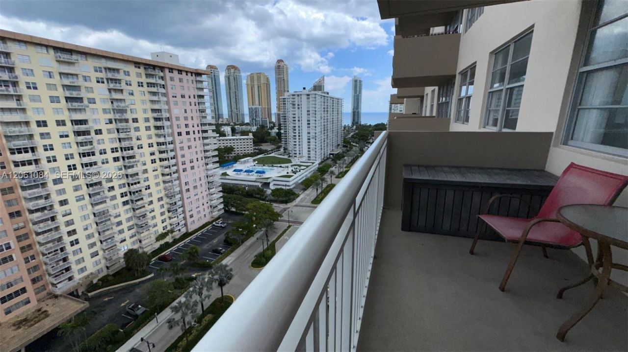 250 174th St, Unit 1808, Sunny Isles Beach, FL 33160 Photo