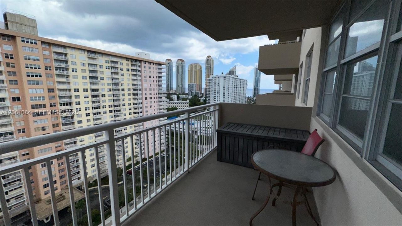 250 174th St, Unit 1808, Sunny Isles Beach, FL 33160 Photo