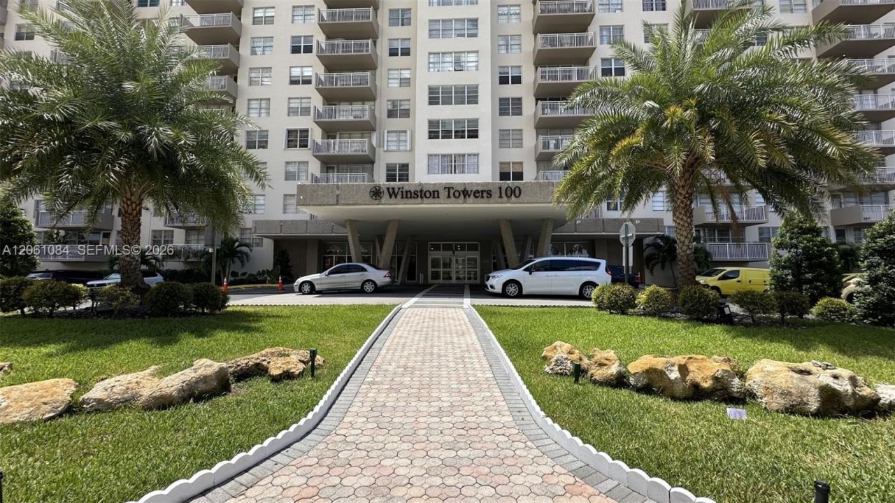 250 174th St, Unit 1808, Sunny Isles Beach, FL 33160 Photo