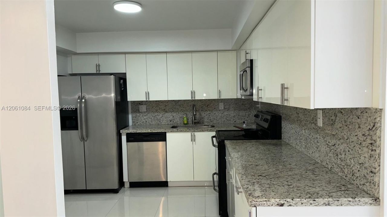250 174th St, Unit 1808, Sunny Isles Beach, FL 33160 Photo