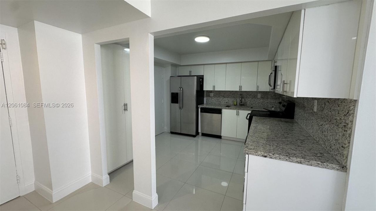 250 174th St, Unit 1808, Sunny Isles Beach, FL 33160 Photo
