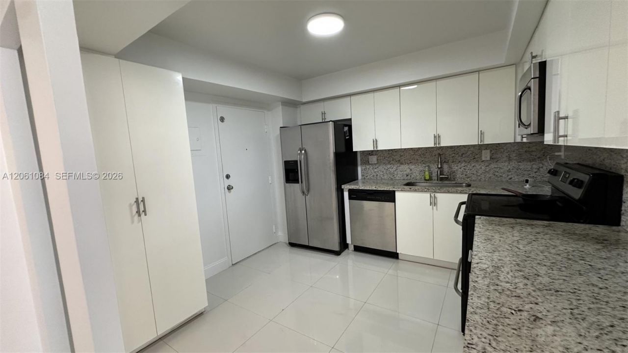 250 174th St, Unit 1808, Sunny Isles Beach, FL 33160 Photo
