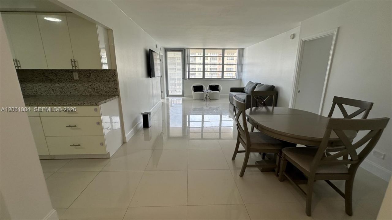250 174th St, Unit 1808, Sunny Isles Beach, FL 33160 Photo