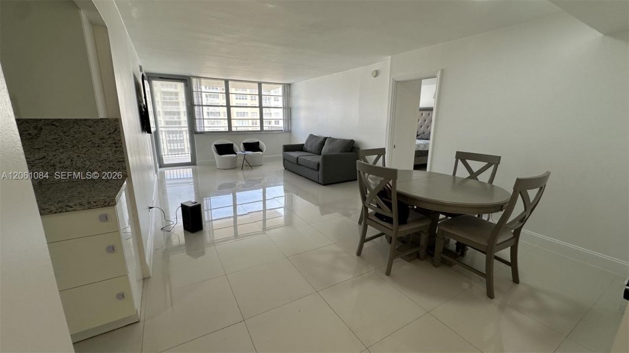 250 174th St, Unit 1808, Sunny Isles Beach, FL 33160 Photo