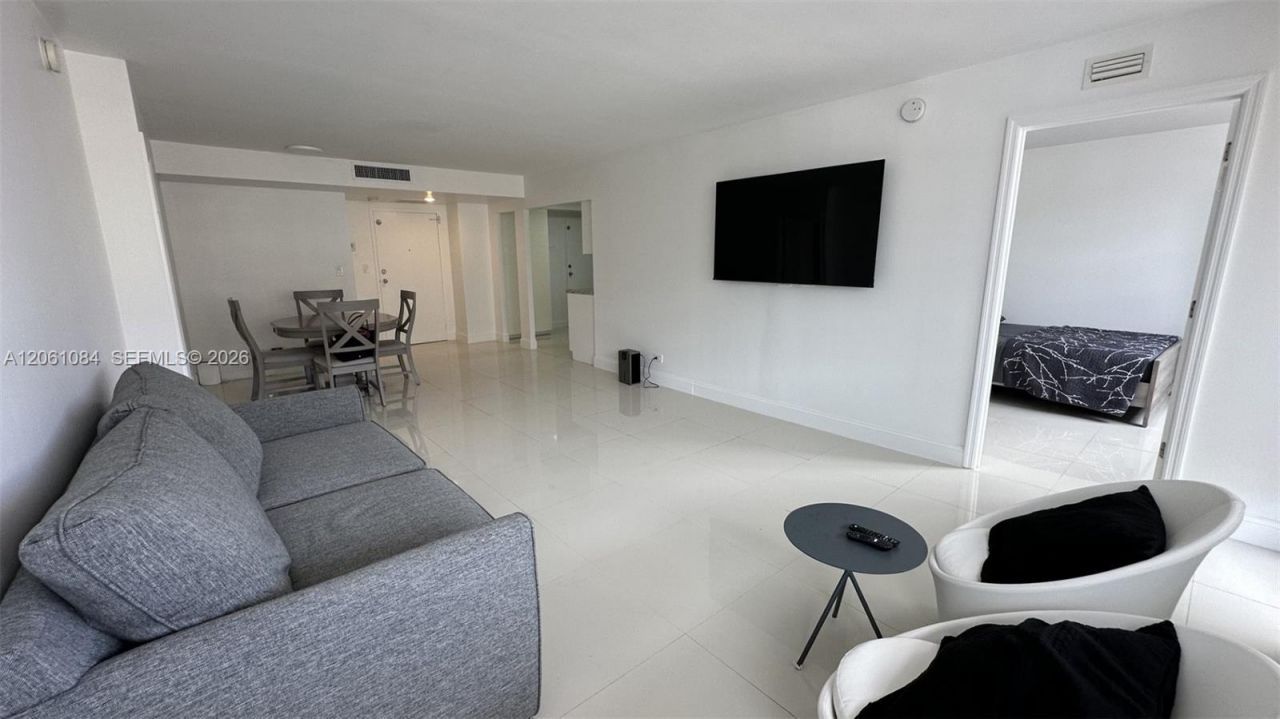 250 174th St, Unit 1808, Sunny Isles Beach, FL 33160 Photo