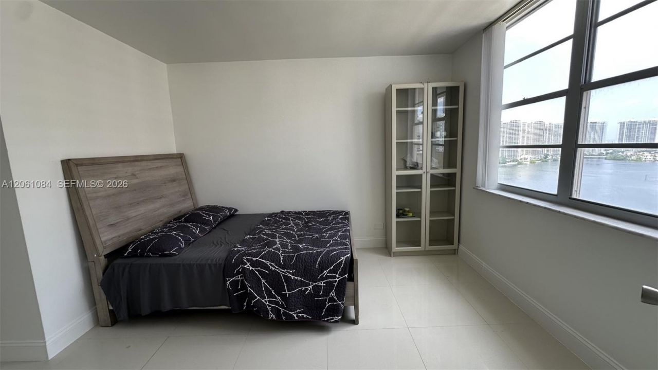 250 174th St, Unit 1808, Sunny Isles Beach, FL 33160 Photo