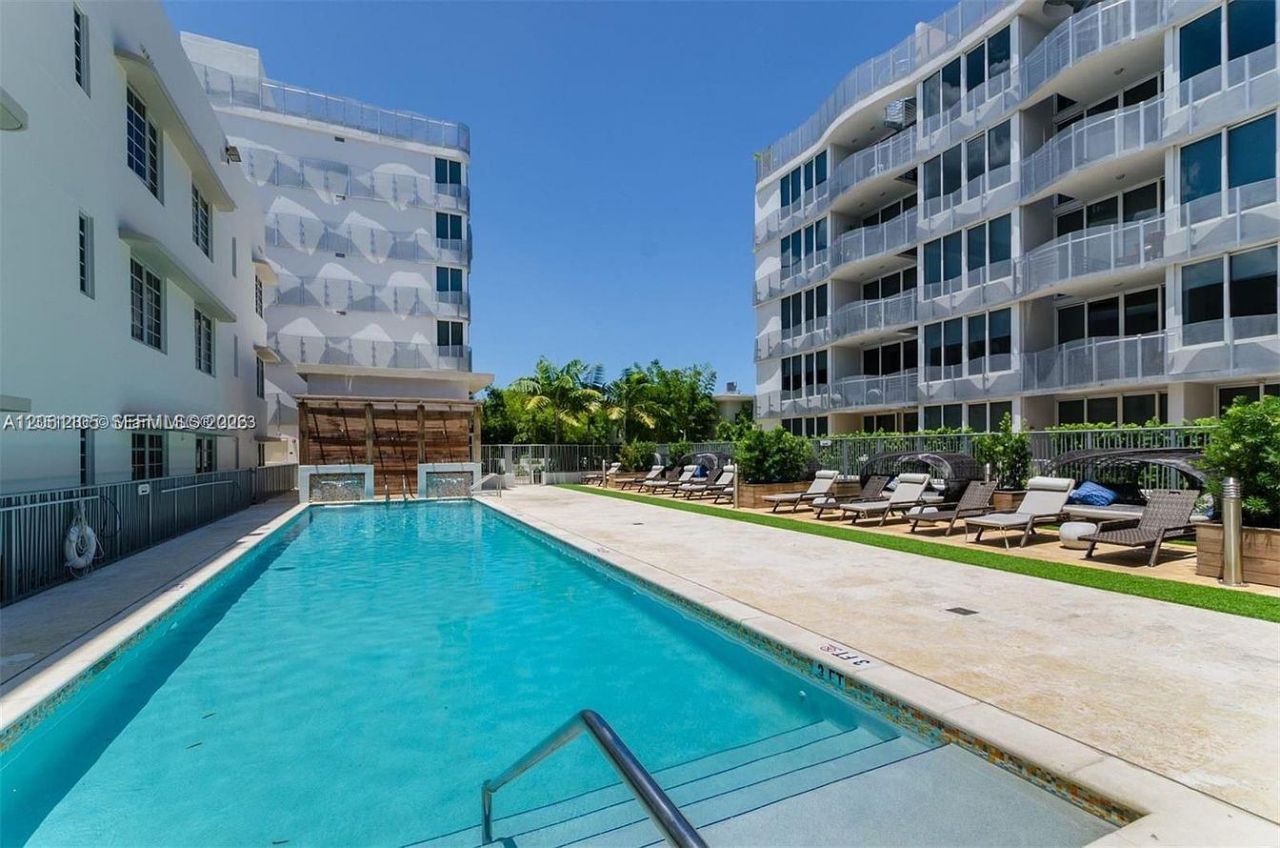 2155 Washington , Unit 401, Miami Beach, FL 33139 Photo