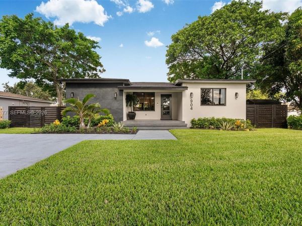 904 NW 6th Ter, Hallandale Beach, FL 33009