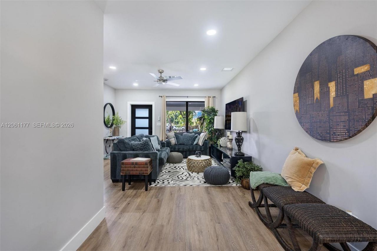 904 NW 6th Ter, Hallandale Beach, FL 33009 Photo