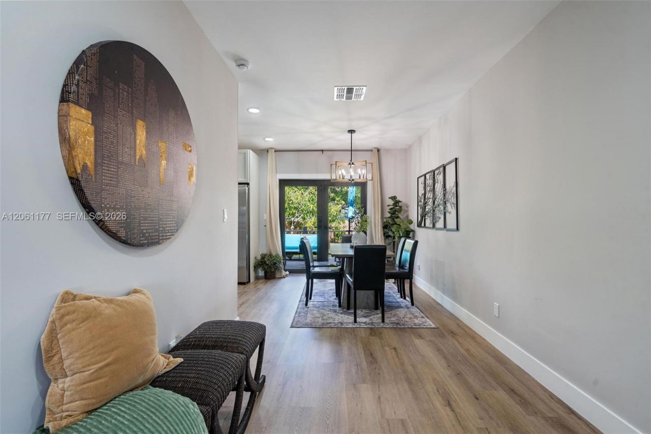 904 NW 6th Ter, Hallandale Beach, FL 33009 Photo