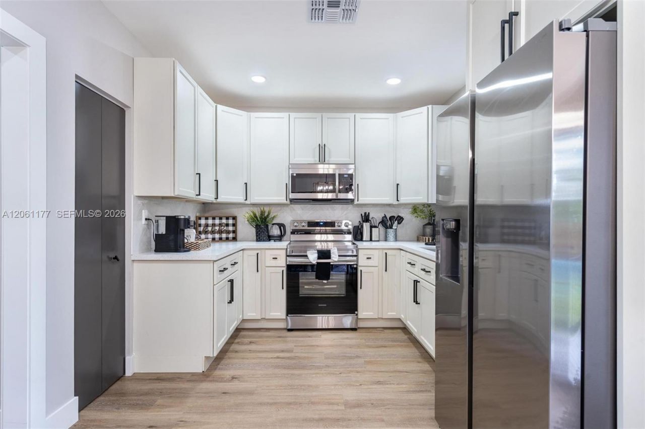 904 NW 6th Ter, Hallandale Beach, FL 33009 Photo