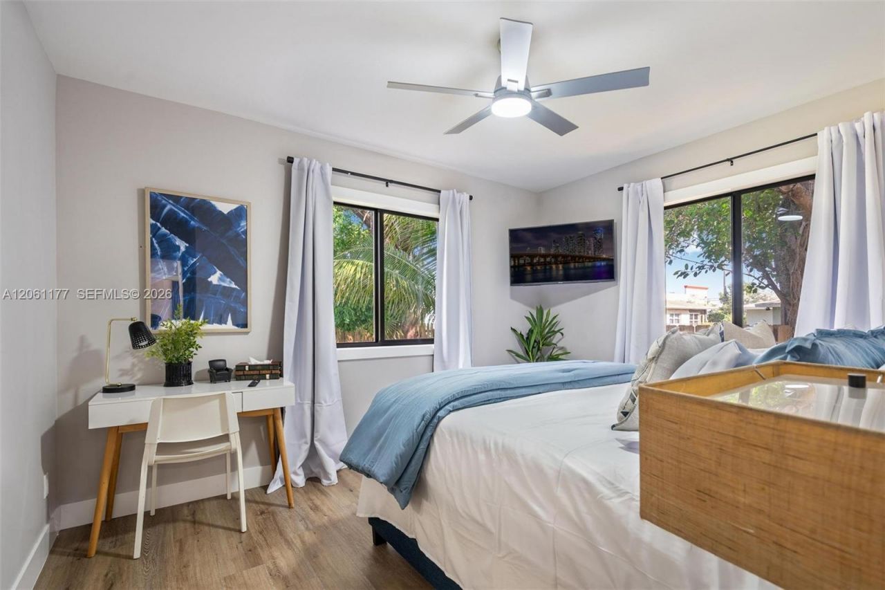 904 NW 6th Ter, Hallandale Beach, FL 33009 Photo