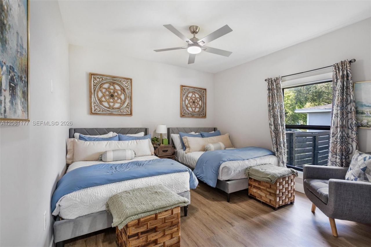 904 NW 6th Ter, Hallandale Beach, FL 33009 Photo