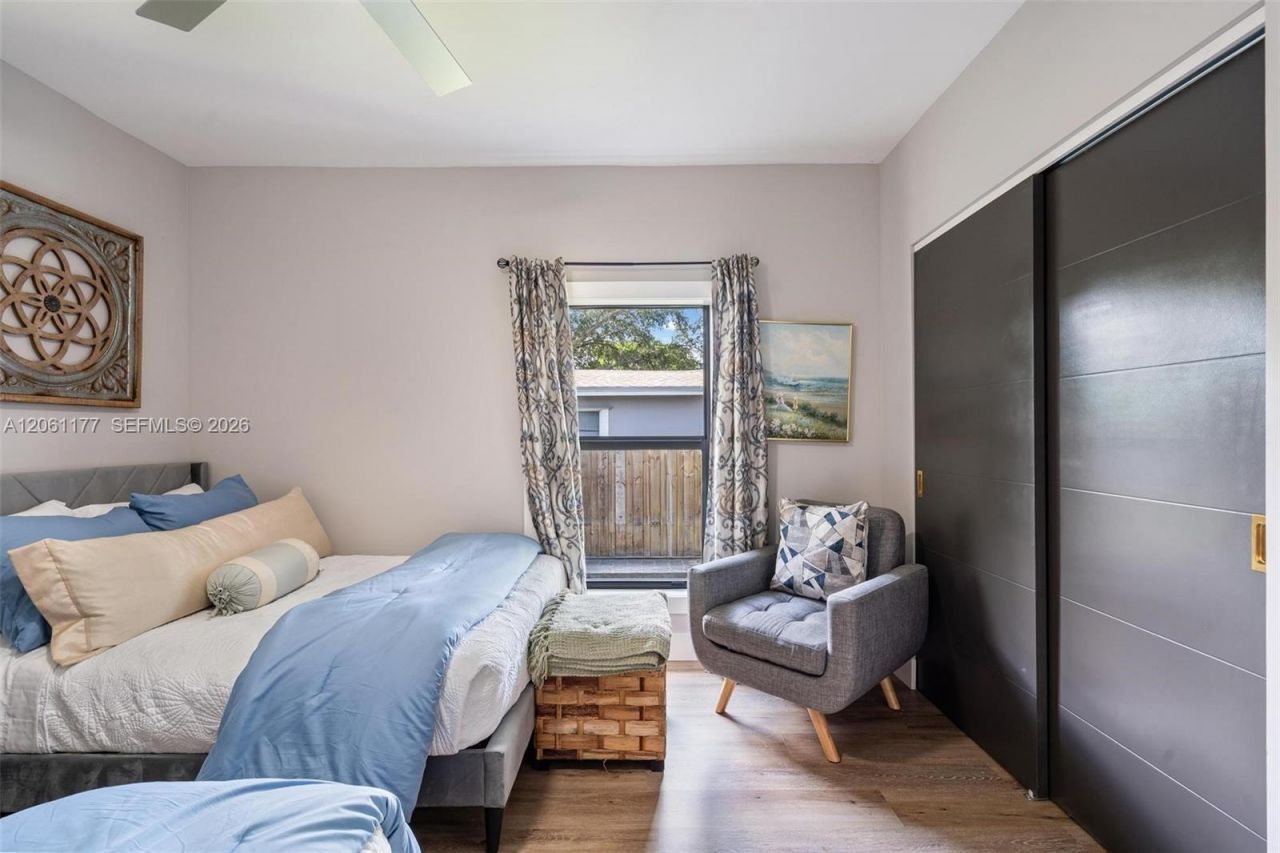 904 NW 6th Ter, Hallandale Beach, FL 33009 Photo