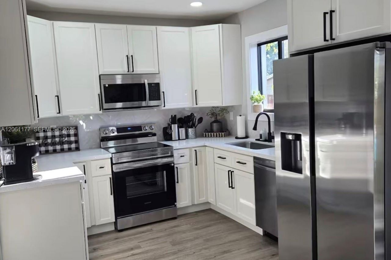 904 NW 6th Ter, Hallandale Beach, FL 33009 Photo
