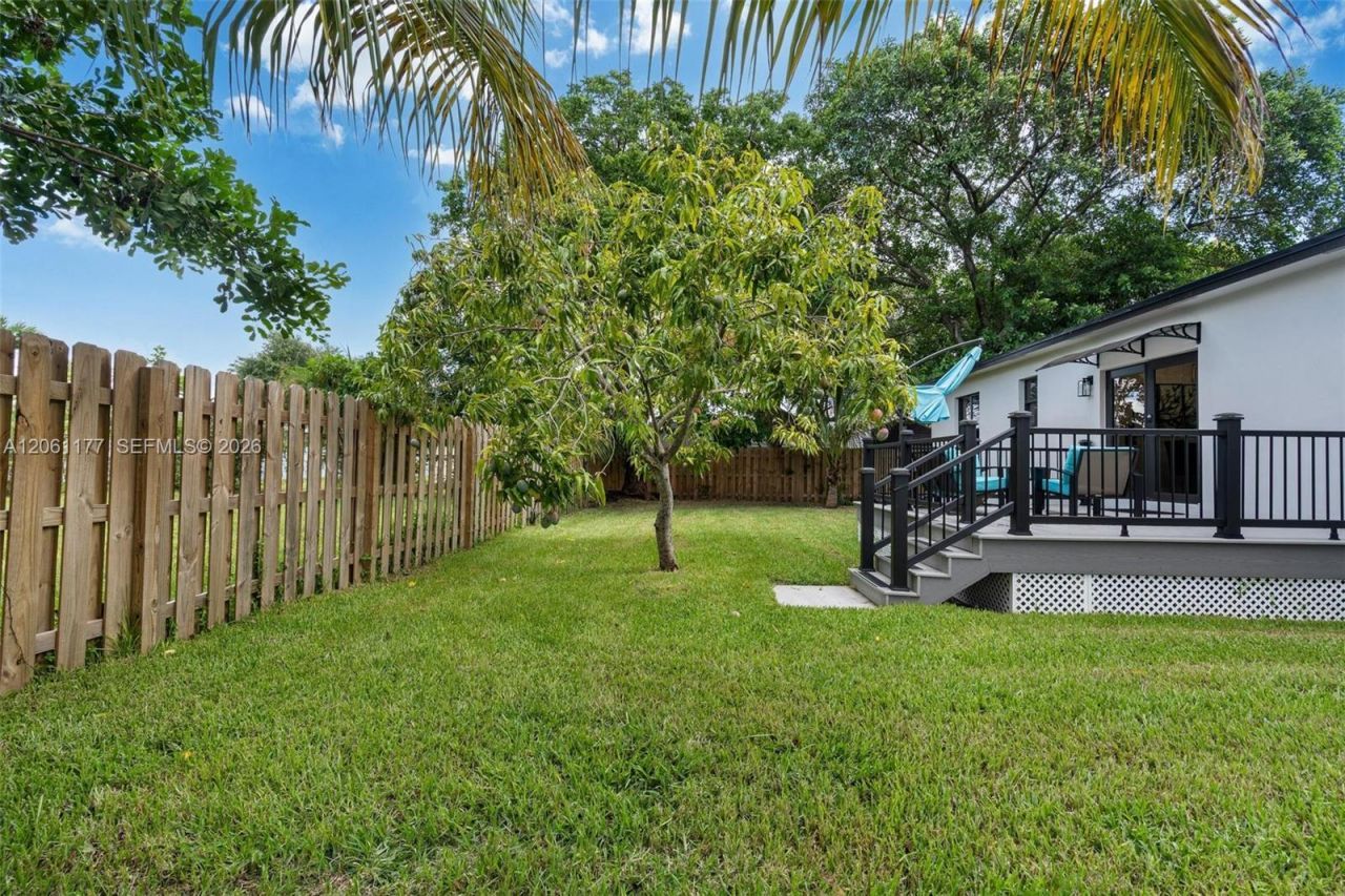 904 NW 6th Ter, Hallandale Beach, FL 33009 Photo