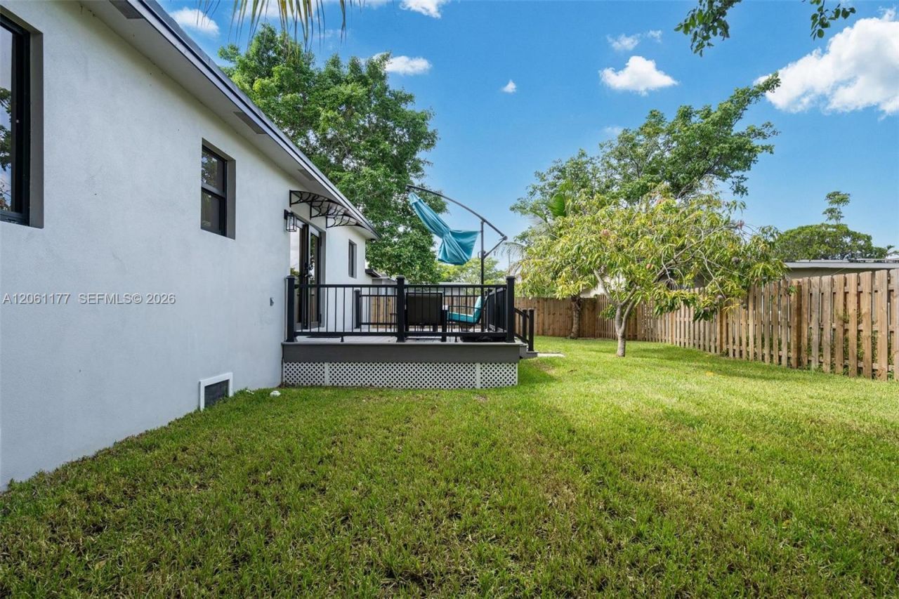 904 NW 6th Ter, Hallandale Beach, FL 33009 Photo