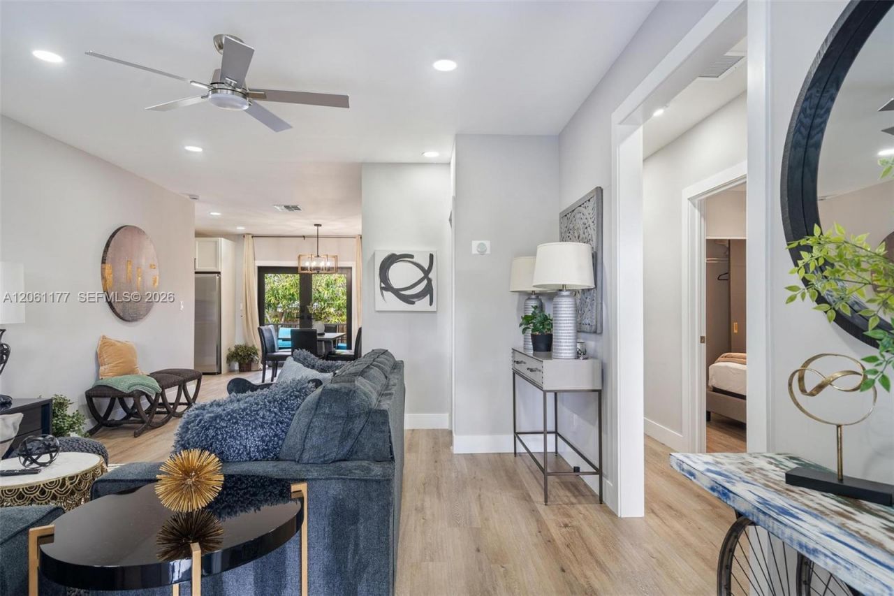 904 NW 6th Ter, Hallandale Beach, FL 33009 Photo