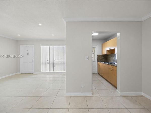 5450 Hollywood Blvd , Unit 202, Hollywood, FL 33021