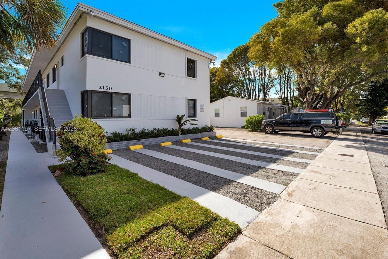 2150 SW 26th St, Unit 3, Miami, FL 33133 Photo
