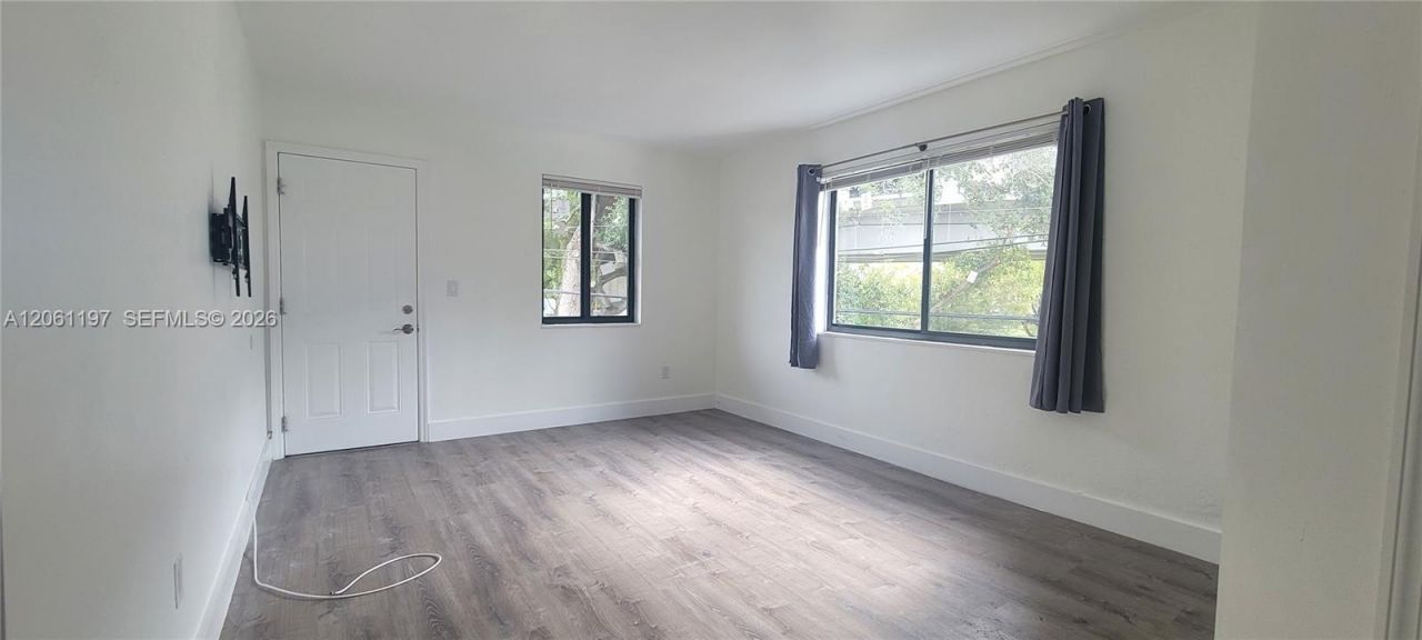 2150 SW 26th St, Unit 3, Miami, FL 33133 Photo